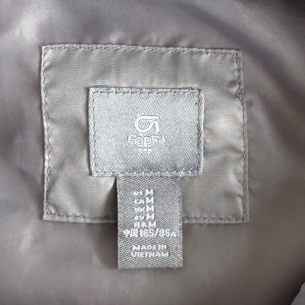 GapFit Puffer Vest Silver Quilted Zip Up Athleisure Gorpcore Sporty M